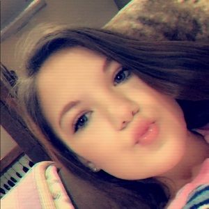 Meet your Posher, Candis